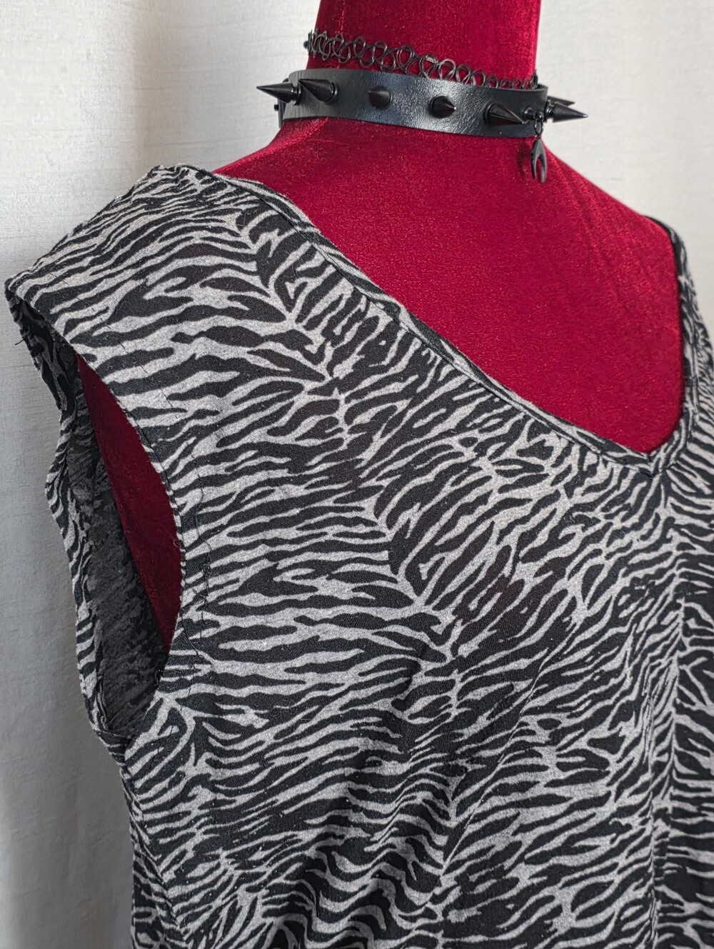 Zebra Tank Top - Picture 2 of 3